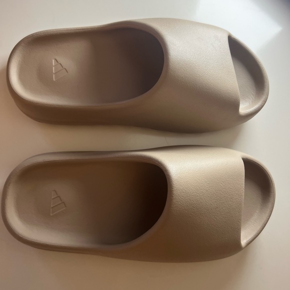 Yeezy Slides main image 6